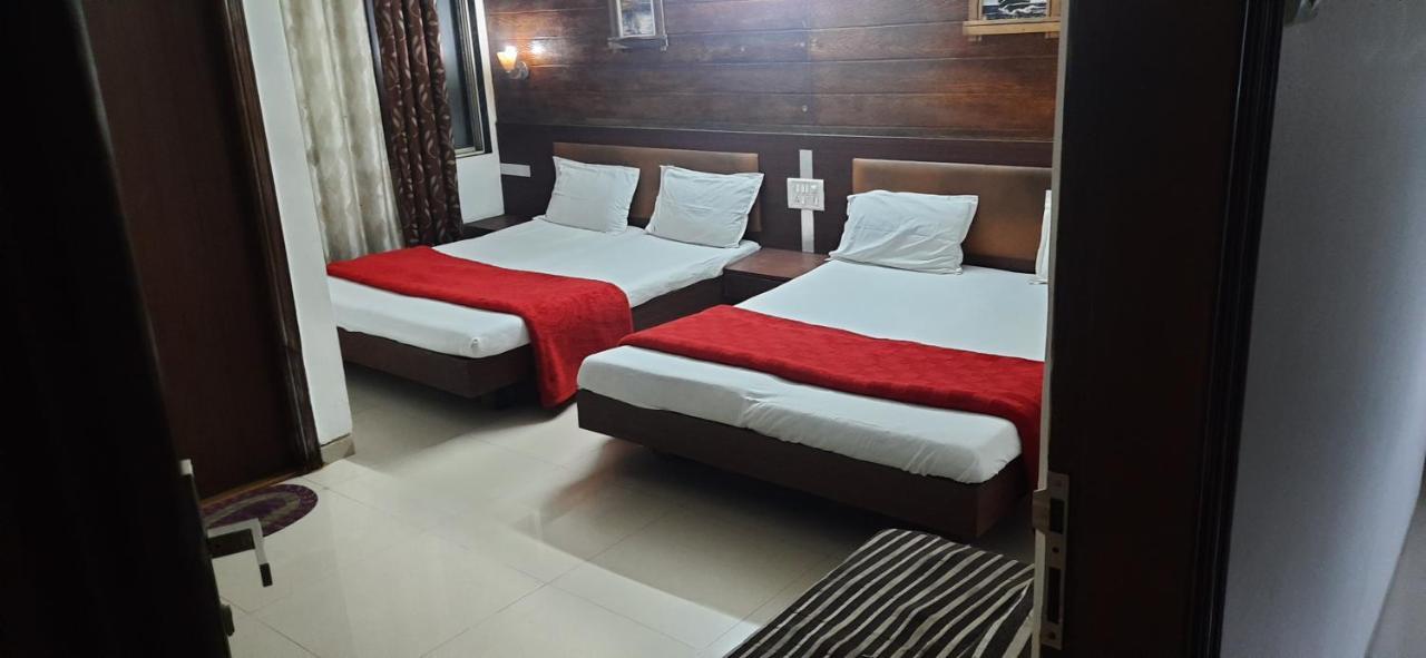 Hotel S K Palace Mahābaleshwar Esterno foto