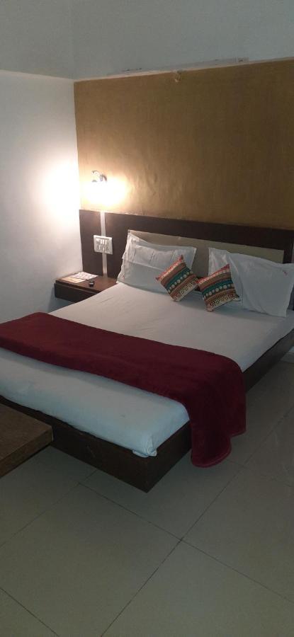 Hotel S K Palace Mahābaleshwar Esterno foto