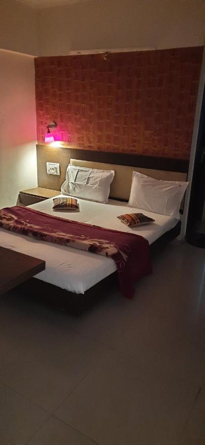 Hotel S K Palace Mahābaleshwar Esterno foto