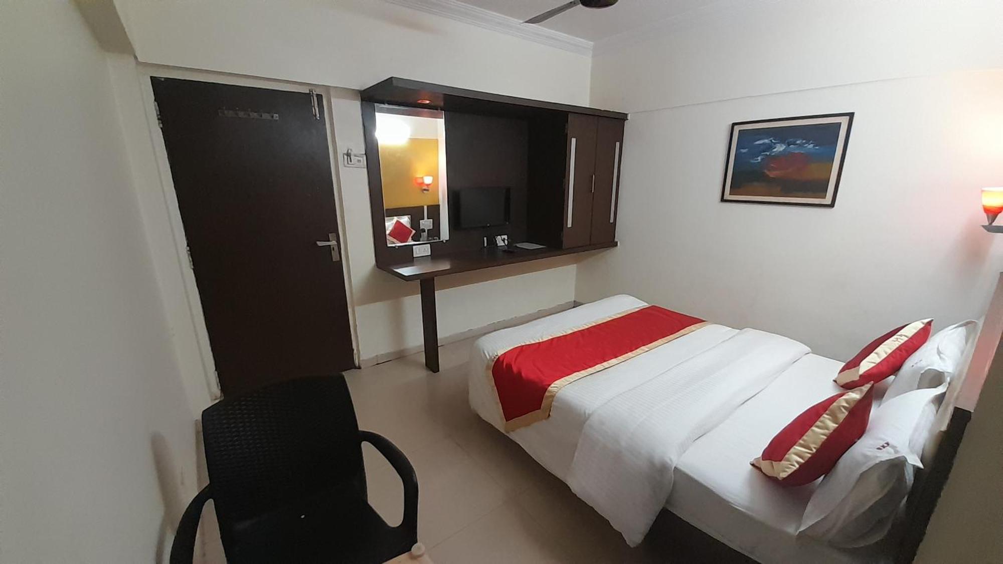 Hotel S K Palace Mahābaleshwar Esterno foto