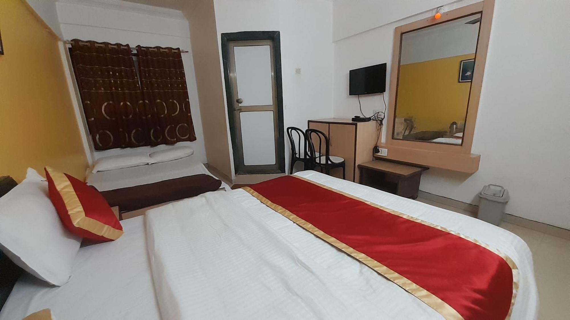 Hotel S K Palace Mahābaleshwar Esterno foto