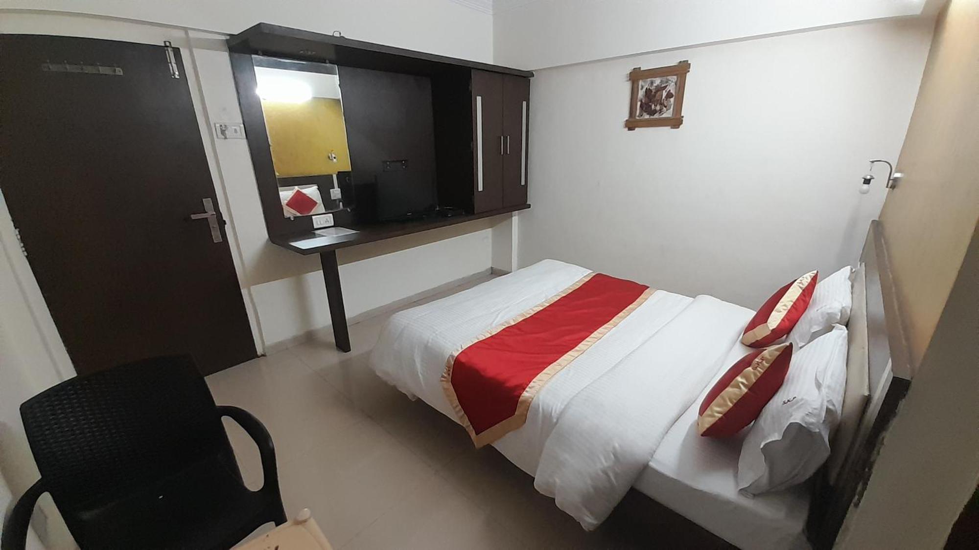 Hotel S K Palace Mahābaleshwar Esterno foto